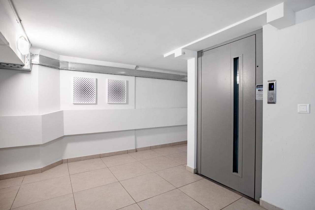 Supreme C1 Apartment In Syntagma เอเธนส์ ภายนอก รูปภาพ